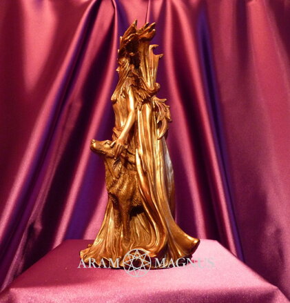 Soška magická bohyně Hekaté 24 cm